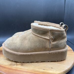 UGG Classic Mini Platform Chestnut Youth Size 2 Boots Girls Faux Fur Shoes